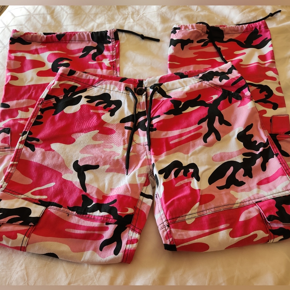 Rothco Women's Pink and Black Camo Wide Leg Cargo Pants